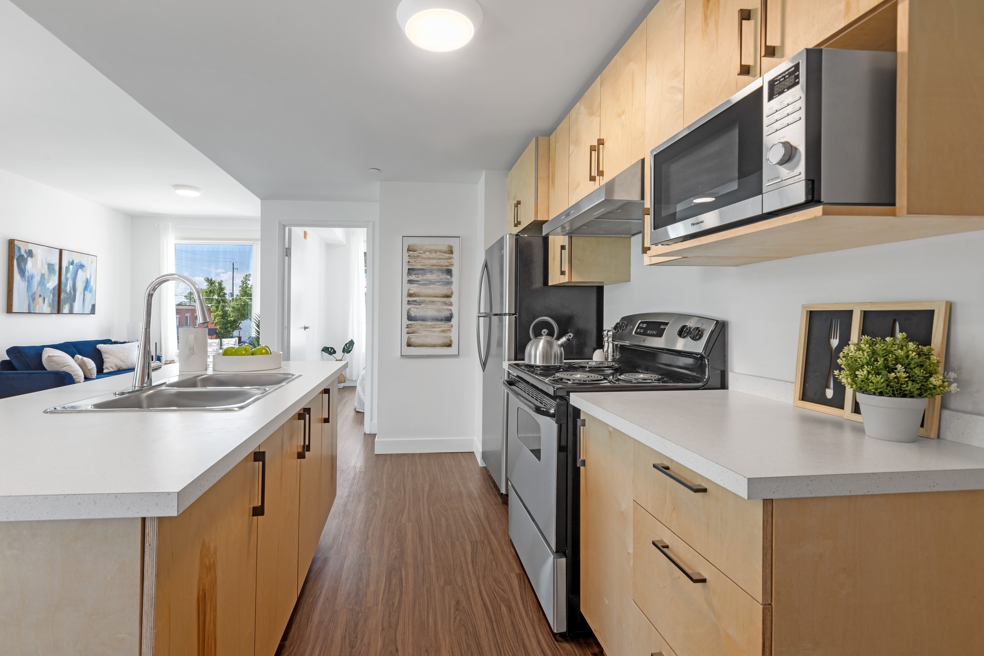 Two-tone kitchen design